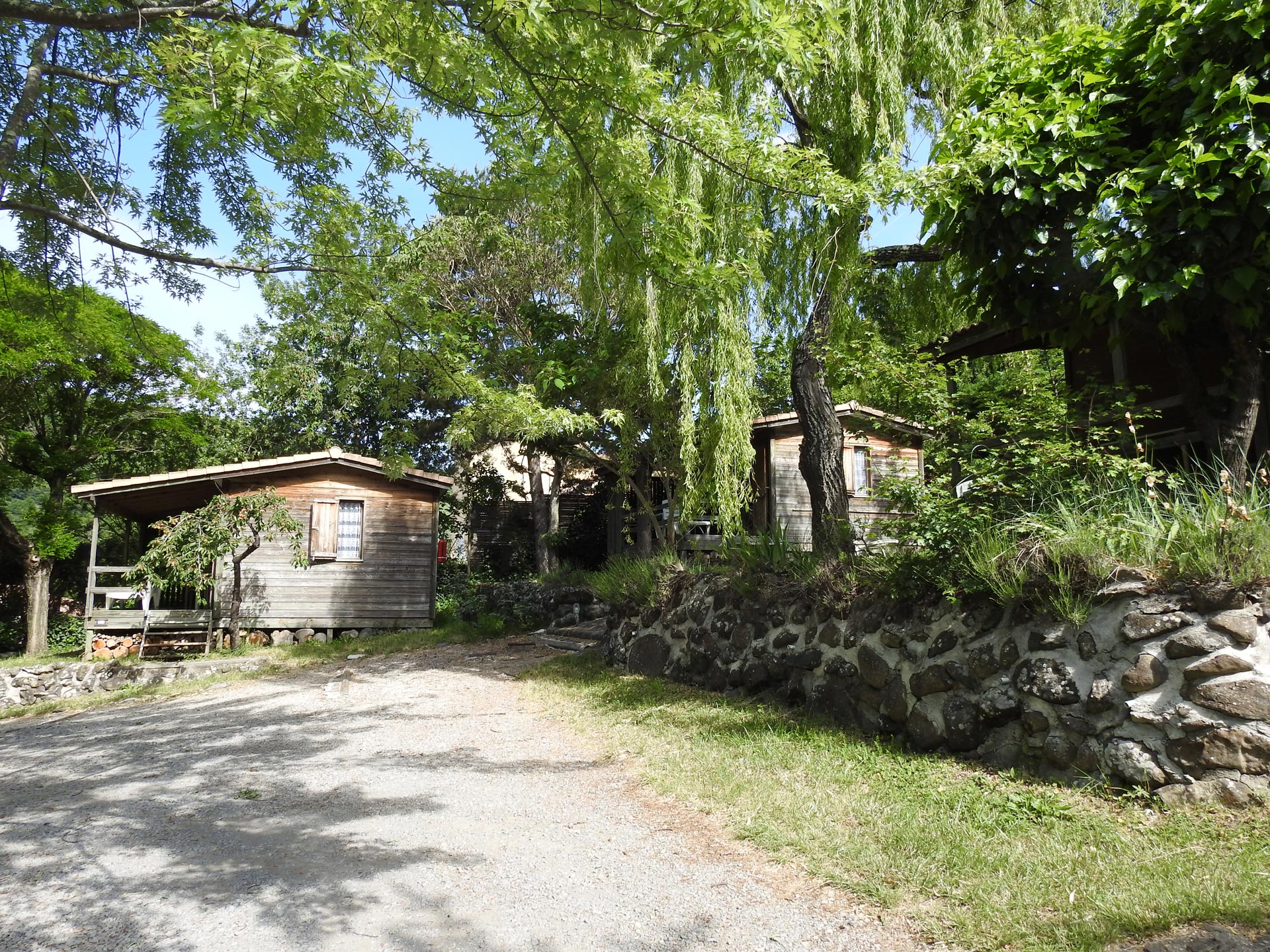 Chalet Marjolaine Pour 2 Personnes Au Camping Les Lavandes À Darbres En Ardeche