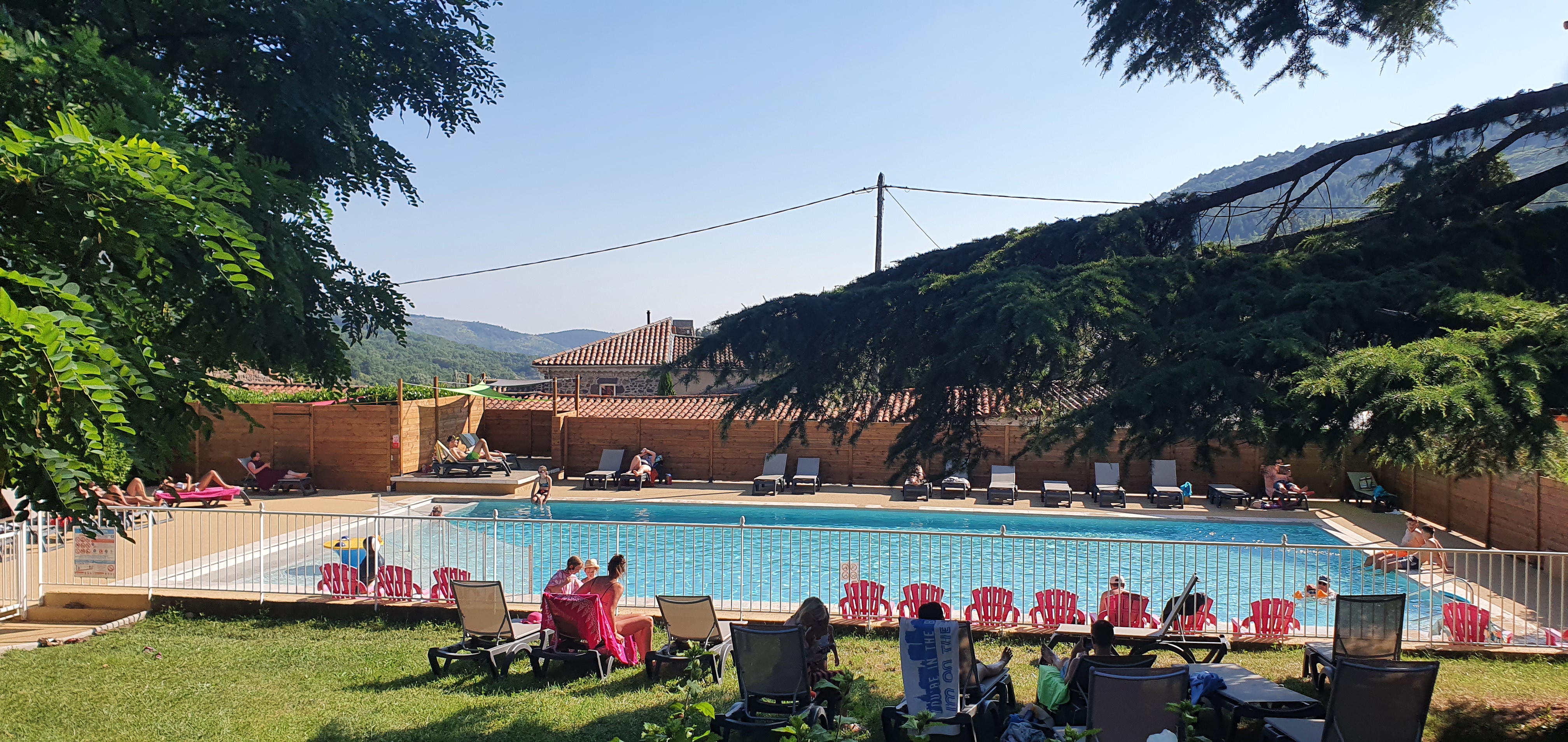 03 Nouvelle Grande Piscine Avec Pataugeoire Dans Un Camping En Ardeche