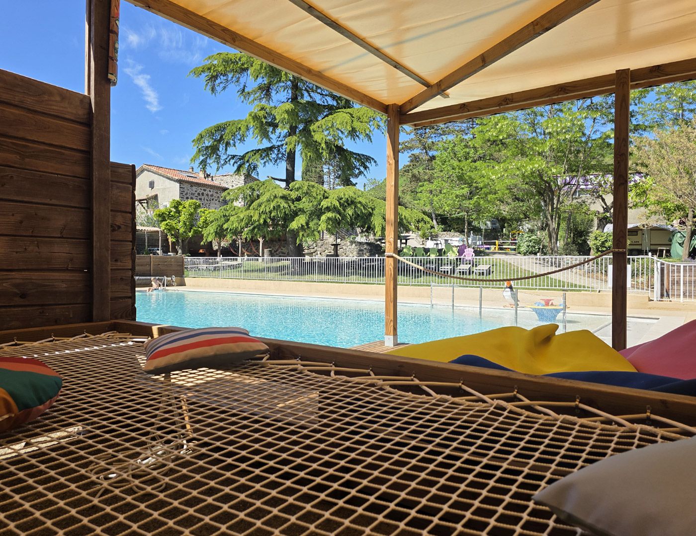 La piscine et pataugeoire du camping Camping familial avec piscine | Les Lavandes - Darbres