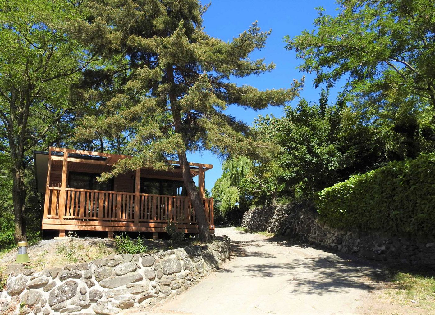 Le Chalet Laurier | 3 chambres – 6 personnes Chalet 3 chambres | Camping Les Lavandes - Darbres