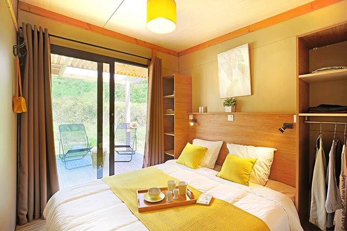 Le Chalet Laurier | 3 chambres – 6 personnes Chalet 3 chambres | Camping Les Lavandes - Darbres